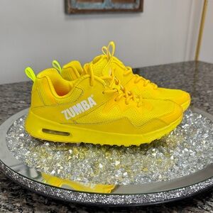Zumba air Lo Bright Yellow Athletic dance Sneakers EUC 5
